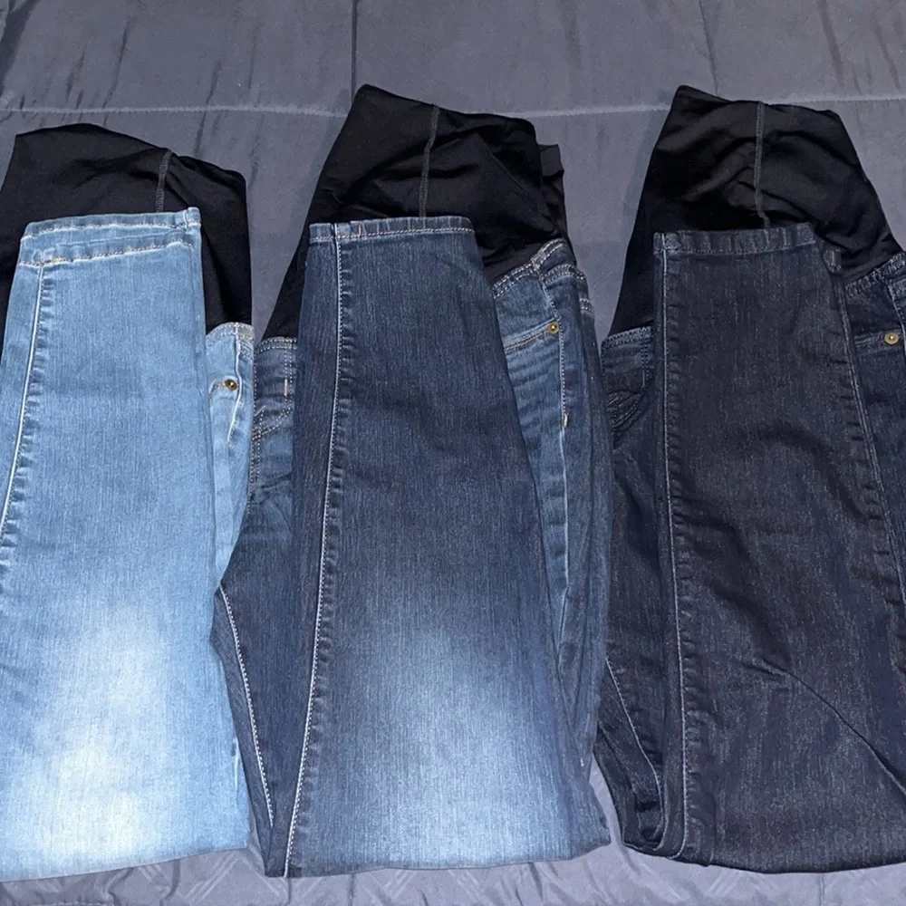 Bundle of Maternity jeans 🤰🏽 👖👖👖 - Picture 9 of 12